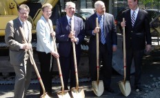 From left to right: NDC's John Finke, Vice President of Real Estate Development for Vulcan, Inc. Ada M. Healey, UW President Michael Young, Seattle Mayor Mike McGinn, and UW Medicine Dean Paul Ramsey.